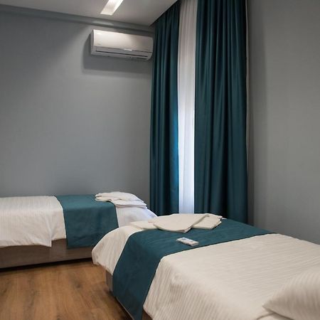 Panda Apartament Korce Buitenkant foto